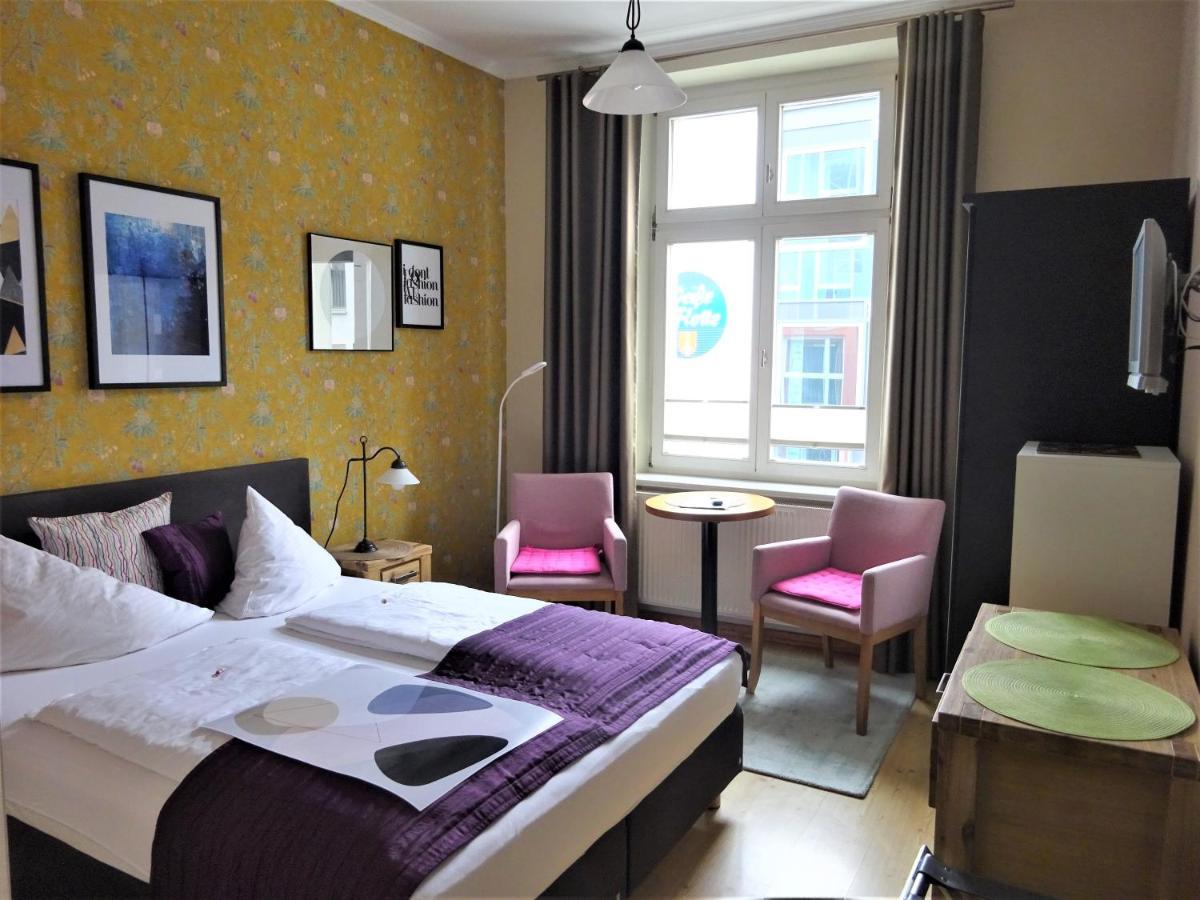 Hotel Pension Zur Faehrbruecke Stralsund Exterior foto